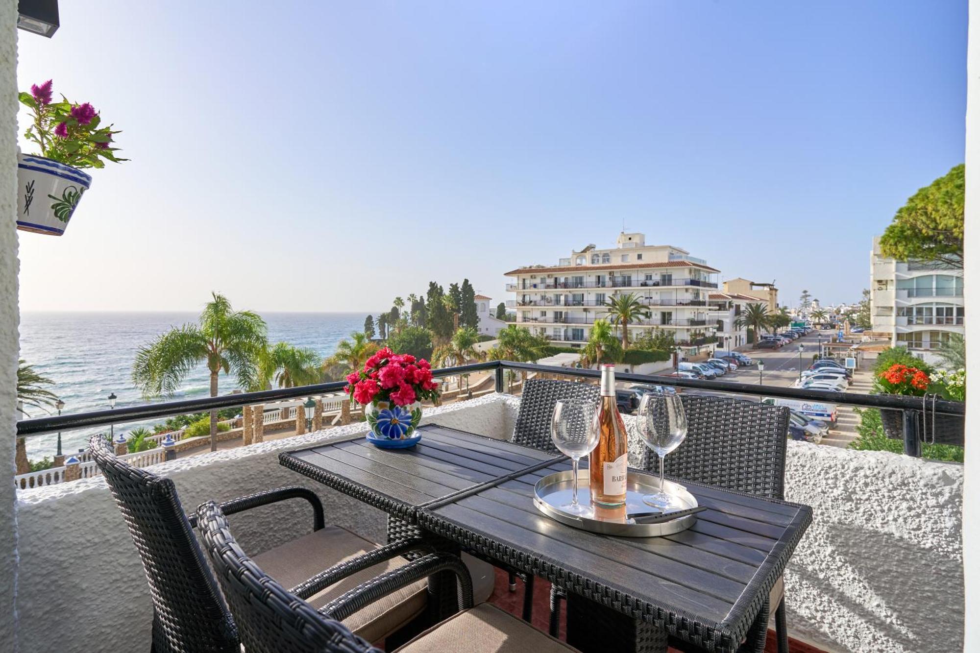 Апартаменты Spectacular Sea Views, 2 Bed,2 Bath Нерха Экстерьер фото