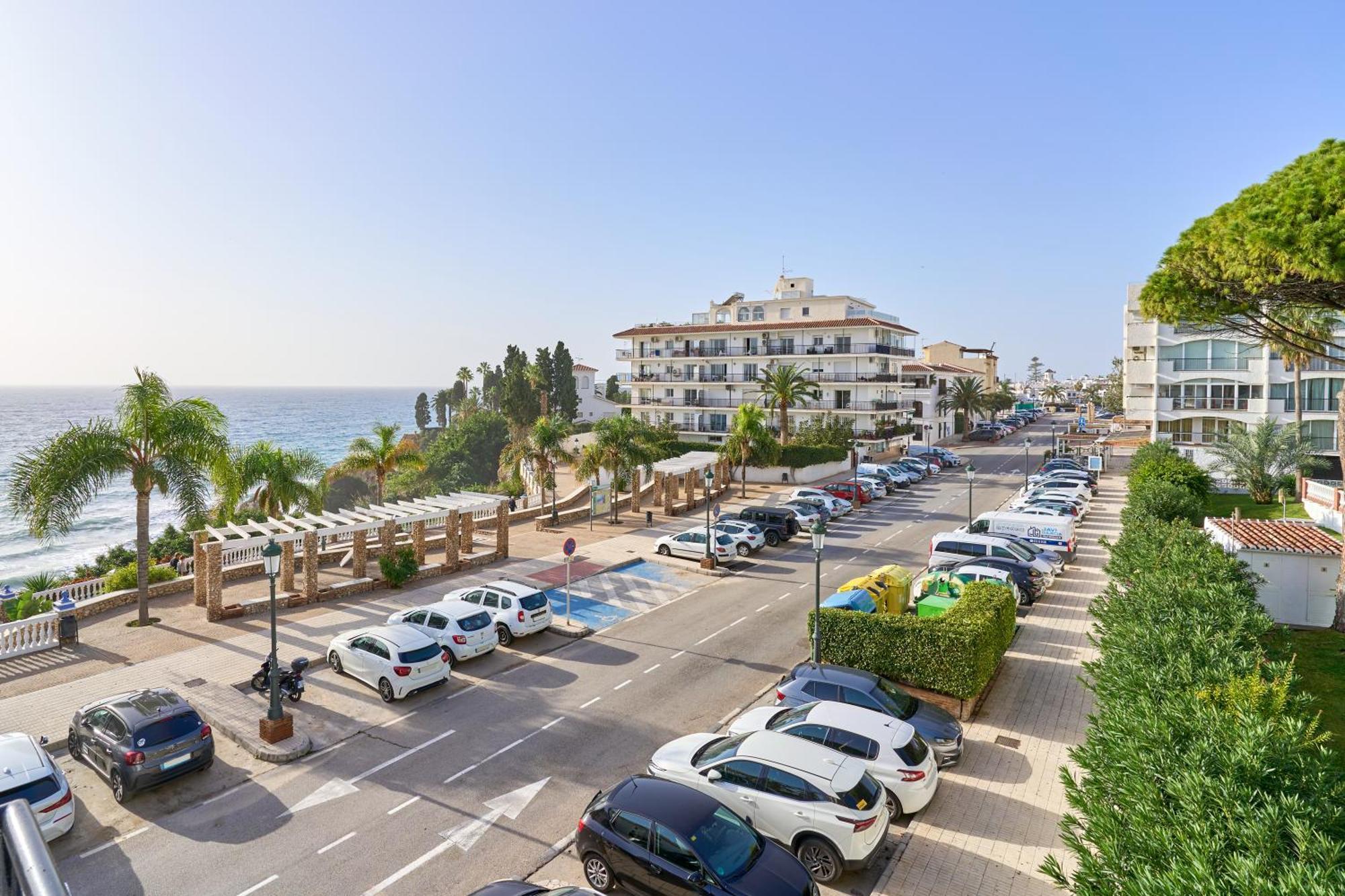 Апартаменты Spectacular Sea Views, 2 Bed,2 Bath Нерха Экстерьер фото