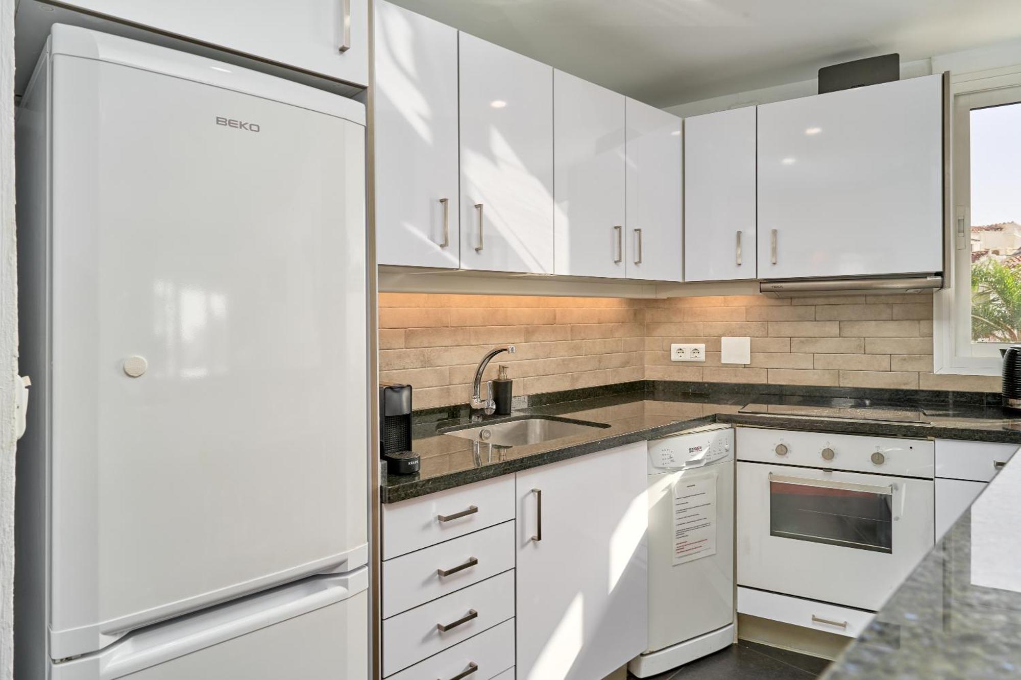 Апартаменты Spectacular Sea Views, 2 Bed,2 Bath Нерха Экстерьер фото