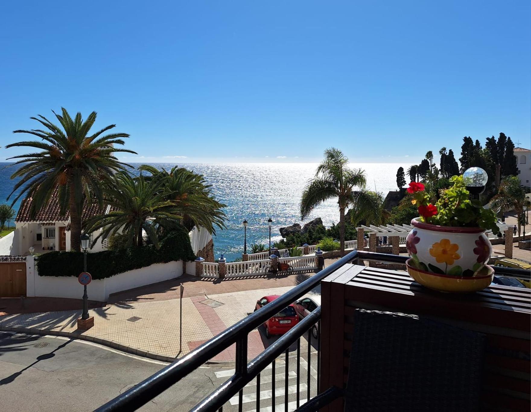 Апартаменты Spectacular Sea Views, 2 Bed,2 Bath Нерха Экстерьер фото